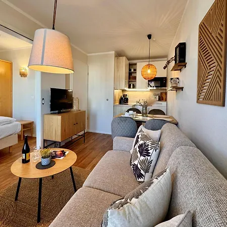 Stilvolle Mit Balkon In Apartment *