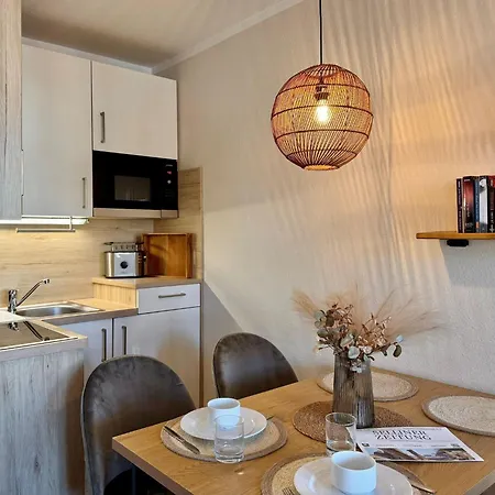 Apartment Stilvolle Mit Balkon In *