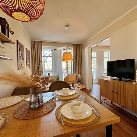 Apartment Stilvolle Mit Balkon In *